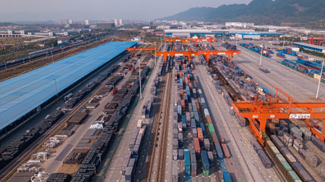 大气集装箱物流运输贸易经济4k航拍延时