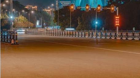 交通车流夜景实拍公路上车水马龙视频