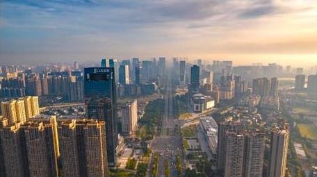 震撼成都天府街道城市日出车流8K航拍延时