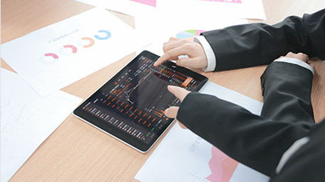 金融商务投资业务员交流4K实拍