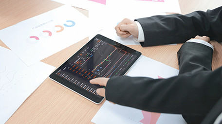 金融商务投资业务员交流4K实拍