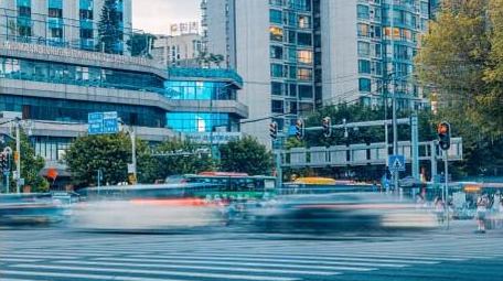 城市商圈街道晚高峰密集人流延时