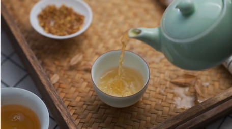 温暖治愈氛围秋天桂花茶实拍视频