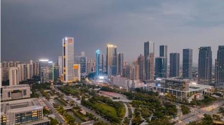 交通广东佛山CBD商圈十字路口