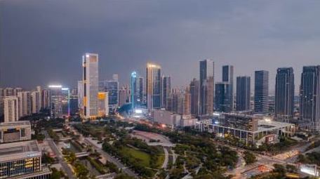 交通广东佛山CBD商圈十字路口