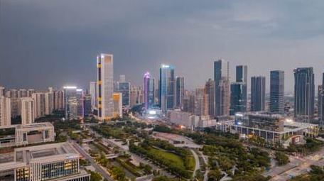 交通广东佛山CBD商圈十字路口