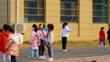 学校教育课间活动户外<strong>体育运动</strong>