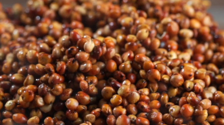 高梁酿酒酒杯溅水升格视频