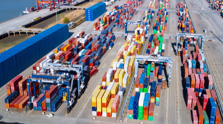 行业港口集装箱物流中心4K航拍