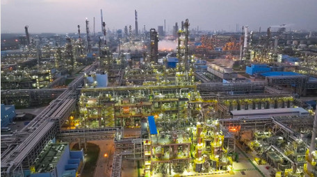 行业工业园区化工生产夜景4K