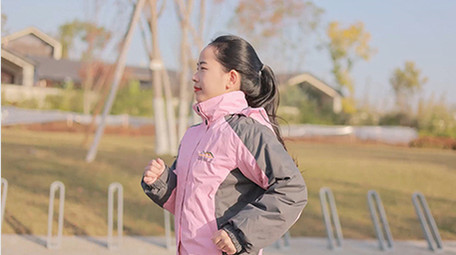 人物形象女孩运动晨练跑步4K