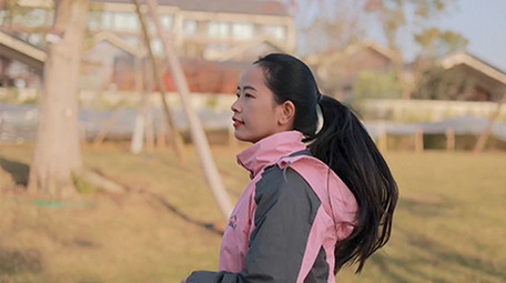 人物形象女孩运动晨练跑步4K