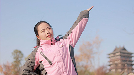 人物形象女孩晨练做伸展运动