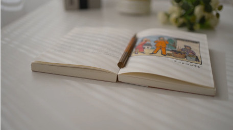 唯美光影书本空镜头实拍