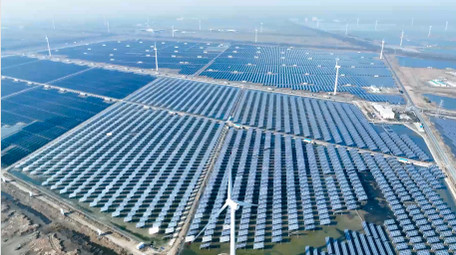 清洁新能源光伏基地电能4K航拍