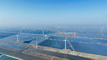 清洁新能源光伏基地电能4K航拍