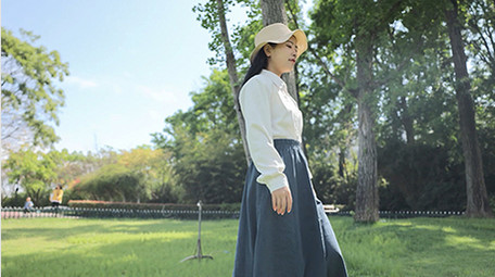 人像森系女孩感受自然阳光实拍