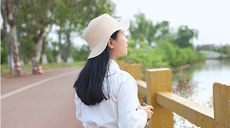 人像女孩户外摄影拍照实拍