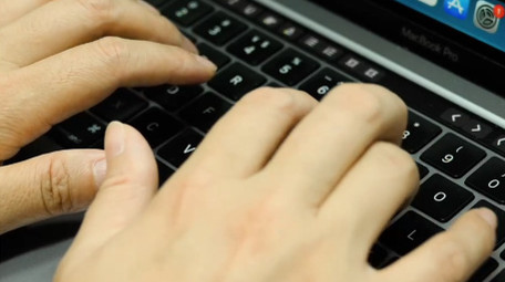 商务场景敲击键盘办公实拍视频