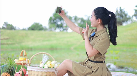 东方人像女孩户外自拍4K