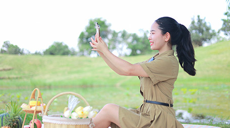 东方人像女孩户外自拍4K