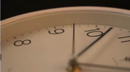 时钟时间流逝钟表时间消逝实拍