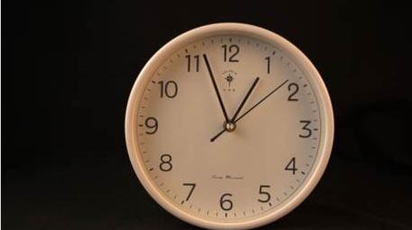 时钟时间流逝钟表时间消逝实拍