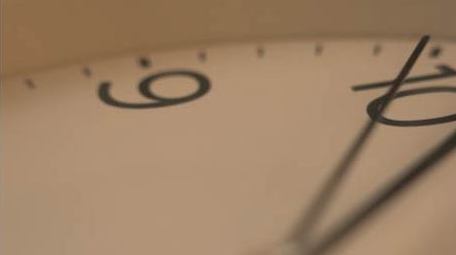 时钟时间流逝钟表时间消逝实拍