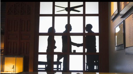 商务合作洽谈人物剪影4K实拍