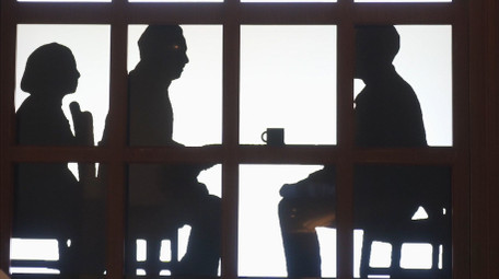 商务合作洽谈人物剪影4K实拍