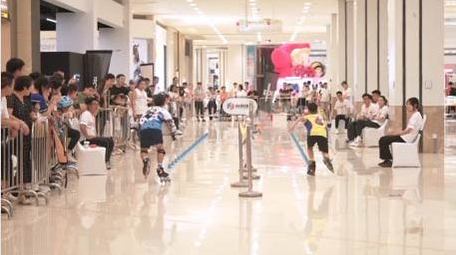 青少年健身体育轮滑运动实拍视频