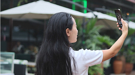 东方人像女孩户外直播4K实拍