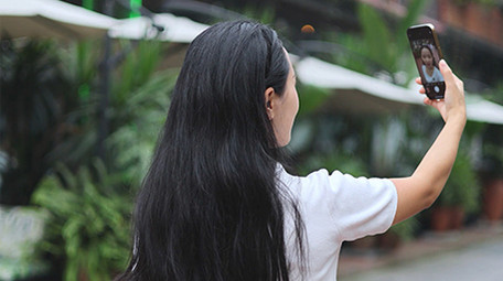 东方人像女孩户外直播4K实拍