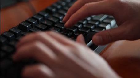 程序员键盘打字确认退出实拍4k