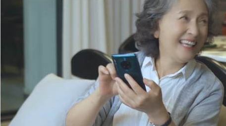 家庭温馨相处画面升格实拍合集