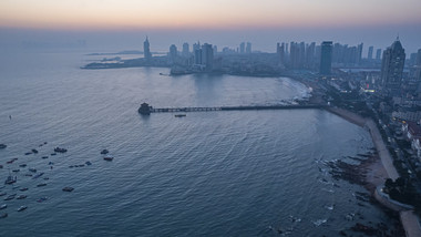 城市青岛老城区滨海风光航拍延时