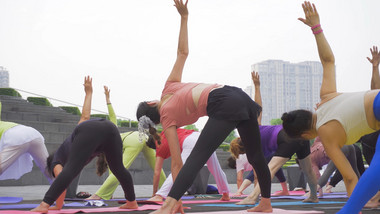 户外瑜伽健身体育运动4K实拍