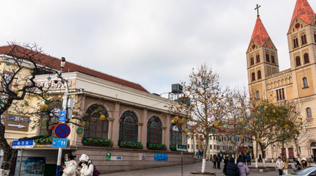 地标青岛圣弥厄尔天主大教堂延时