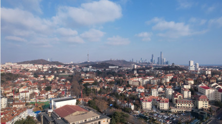 地标青岛老城区眺望CBD航拍