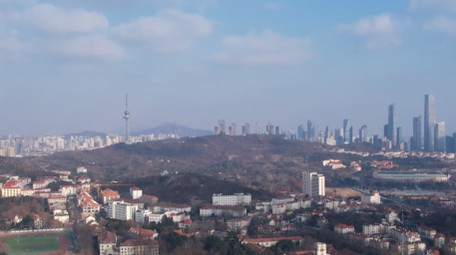 地标青岛老城区眺望CBD航拍