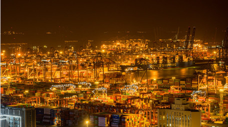 深圳夜晚港口货运港工作实拍延时