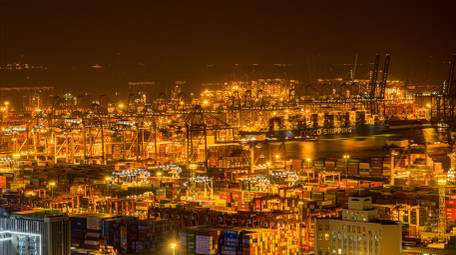 深圳夜晚港口货运港工作实拍延时