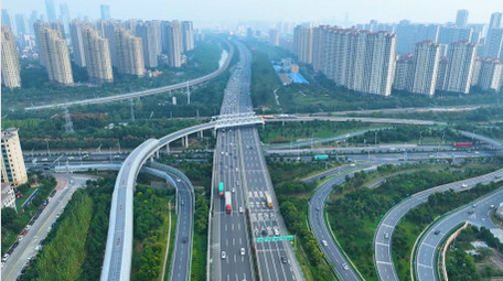 城市发展交通车流运输4K航拍