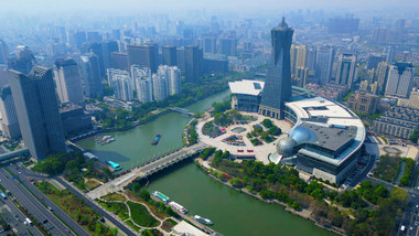 杭州地标杭州大厦春天航拍实拍