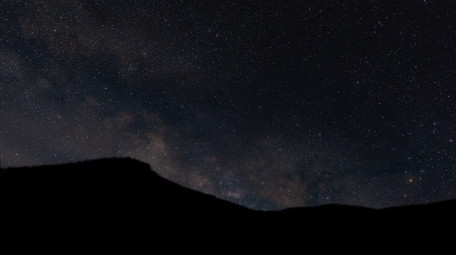 山坡上的星空延时