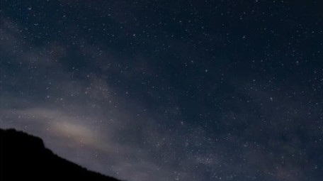 山坡上的星空延时