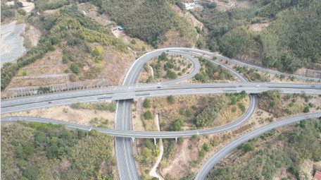 高速公路立交桥车流繁忙4k航拍