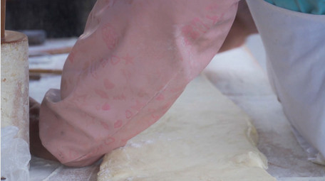 餐饮美食传统小吃油条炸油条美食4K实拍