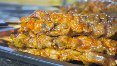 美食餐饮烧烤小吃烤羊肉串4K实拍
