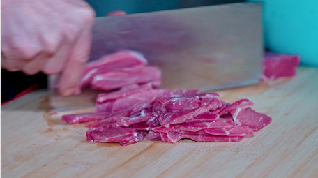 餐饮美食农村土灶小炒牛肉4k实拍